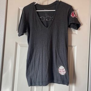 Women’s Gray In-N-Out Burger V-Neck Tee Shirt. Size L